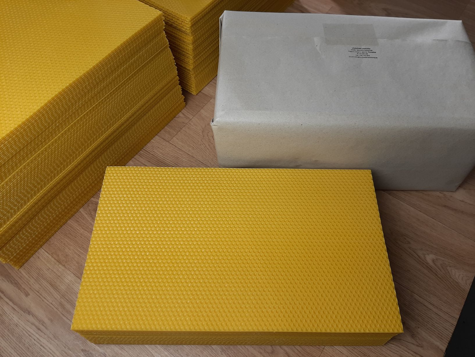 Mezistěny z včelího vosku - lité